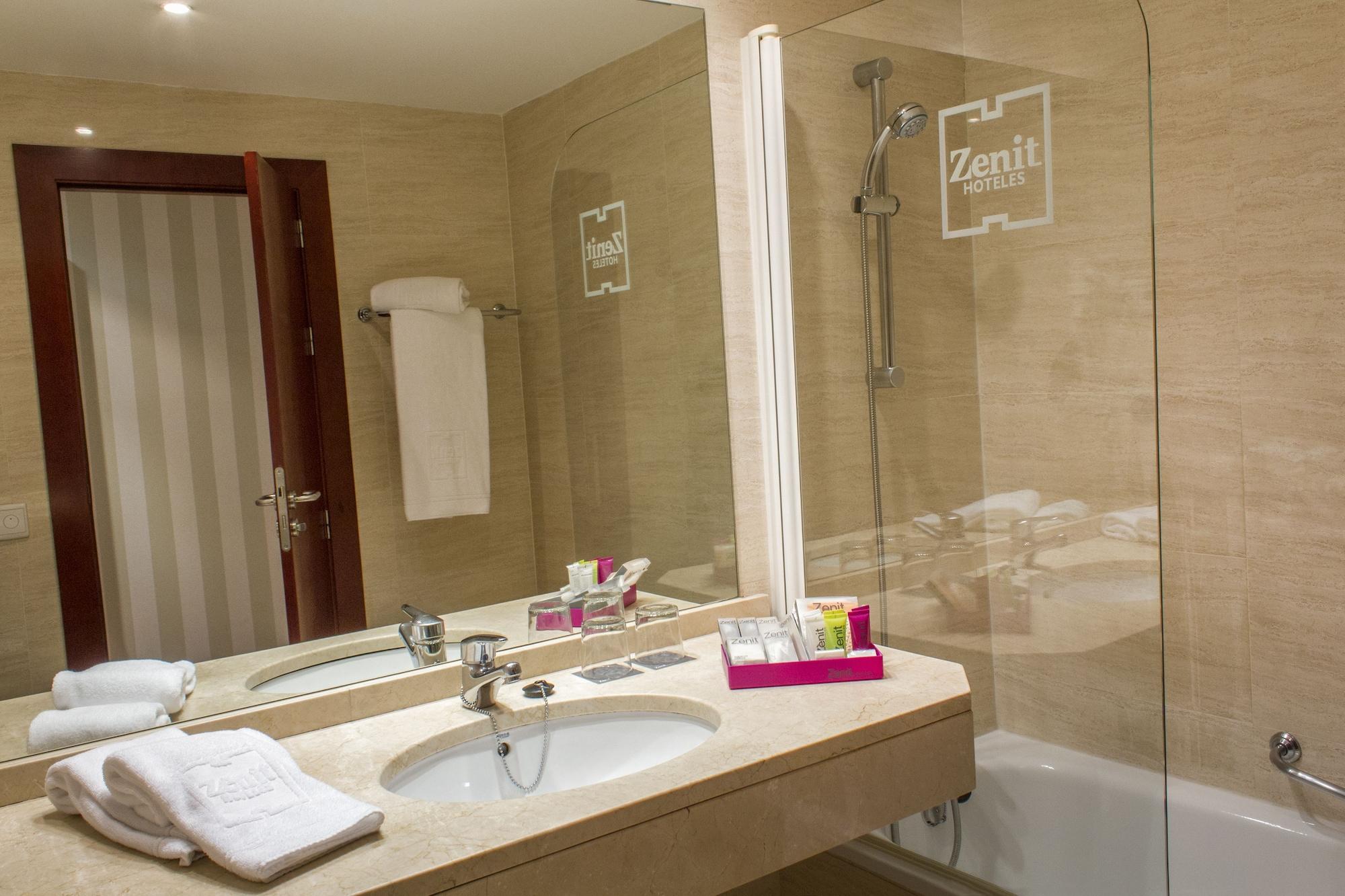 Zenit Logrono Hotell Exteriör bild