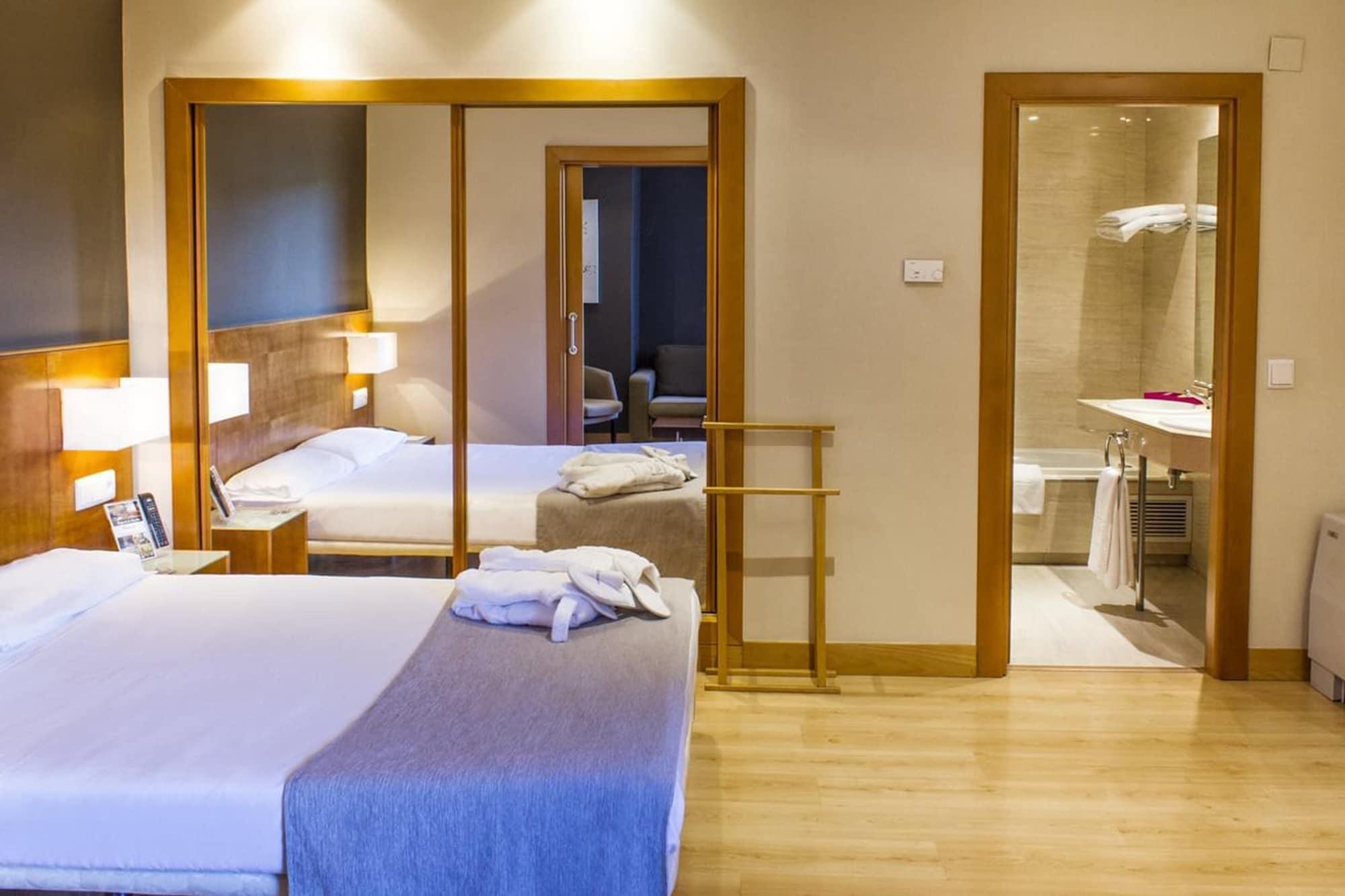Zenit Logrono Hotell Exteriör bild