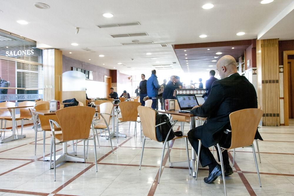 Zenit Logrono Hotell Exteriör bild