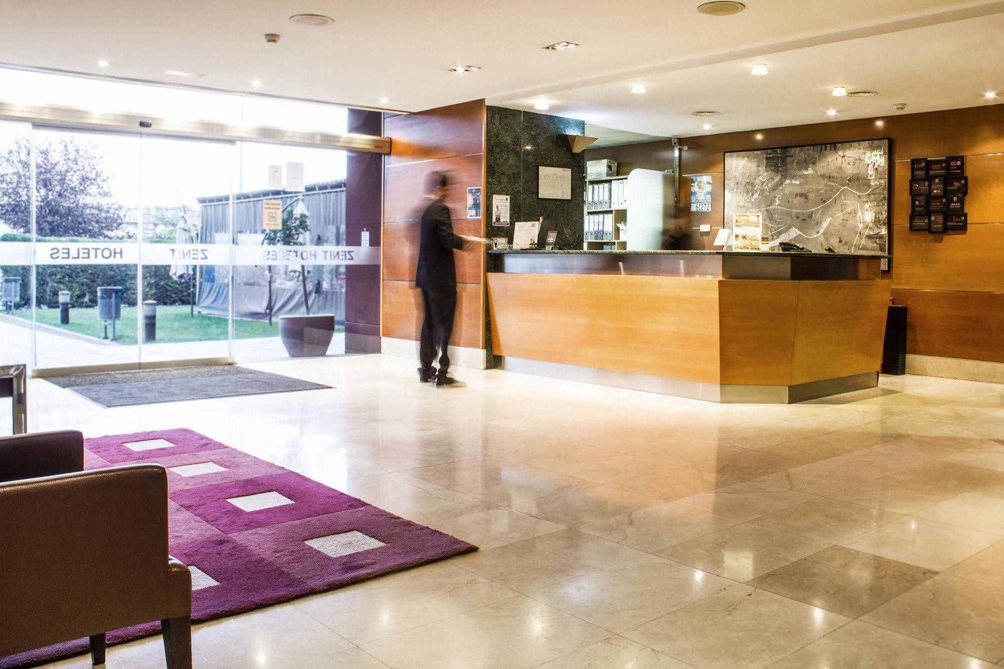 Zenit Logrono Hotell Exteriör bild